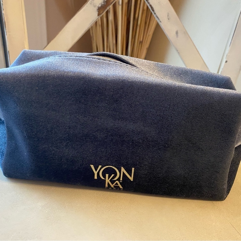 NWT Yon-Ka Paris Luxury Navy Blue Velvet Cosmetic Makeup Bag - Brand New